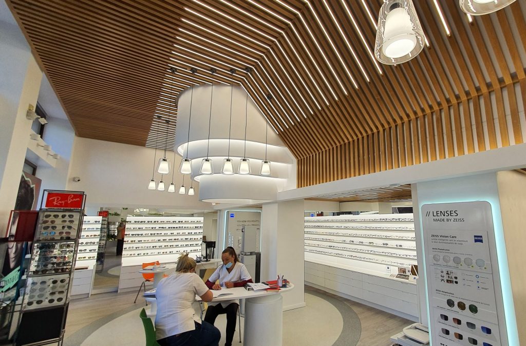 Spot à LED dans un magasin d'opticiens