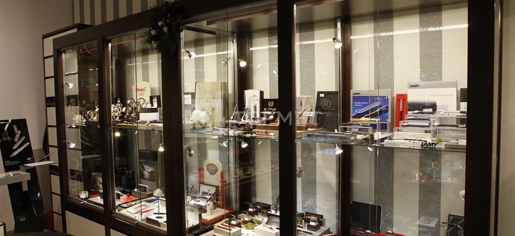 Applique a led vitrine magasin par luxylum